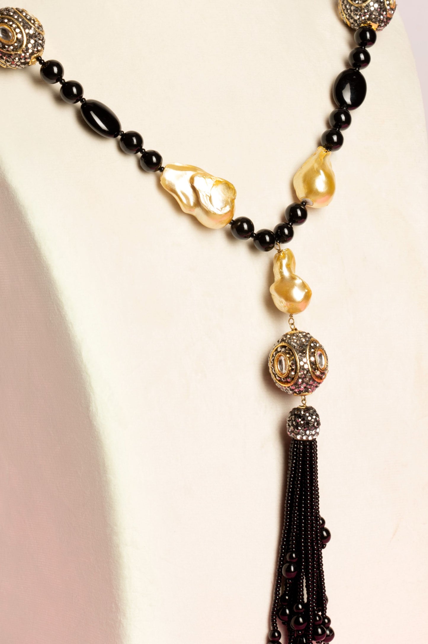 Black Onyx With Golden Baroque