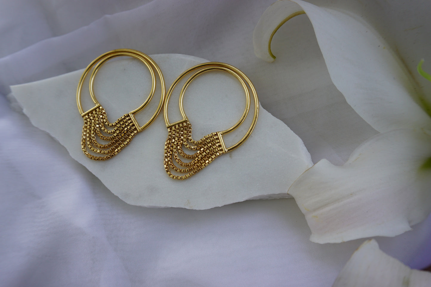 Ahilya Earrings (Detachable pearl)