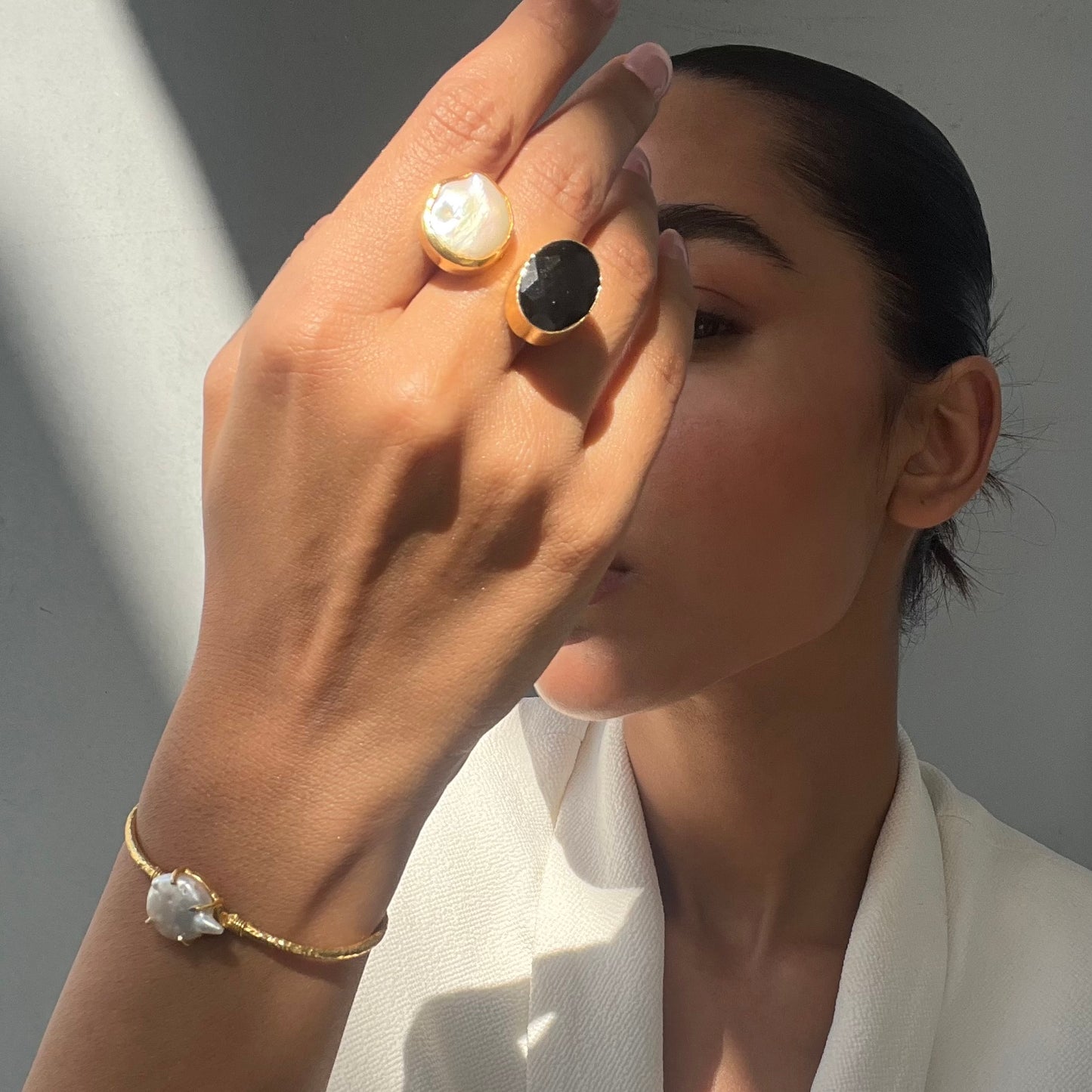 Single baroque bracelet (kada)