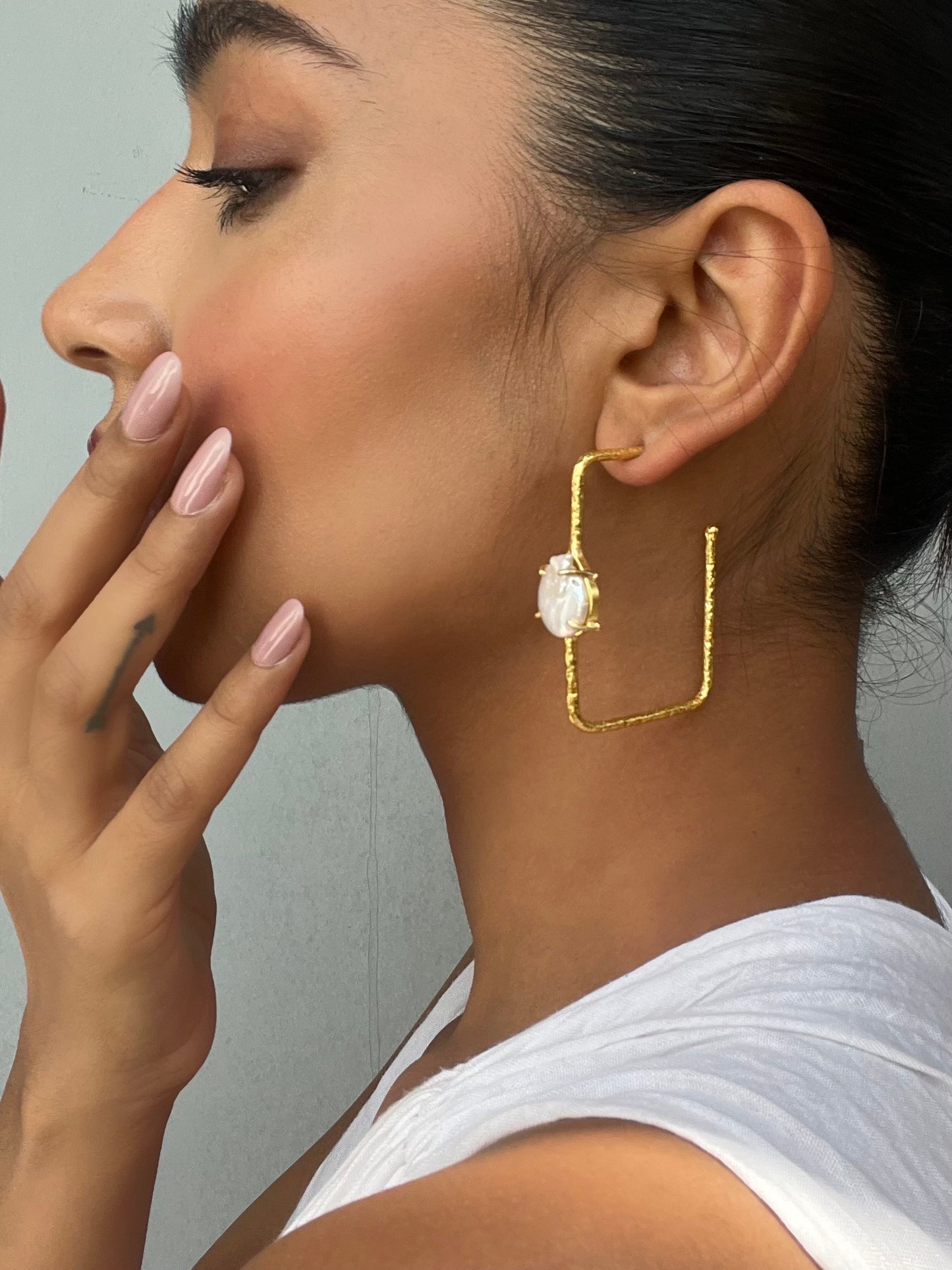 Square hoops with baroque (gold)