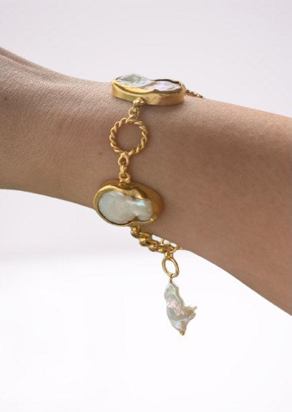 Baroque-studded bracelet – White