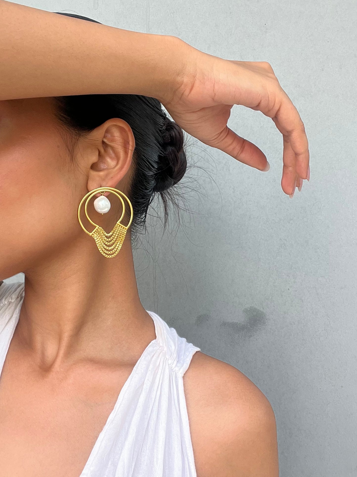 Ahilya Earrings (Detachable pearl)