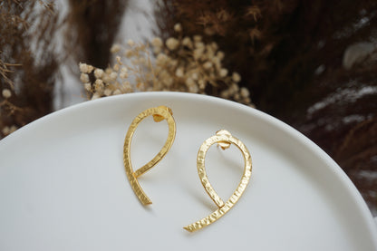 Marilyn Earrings (Gold textured finish)